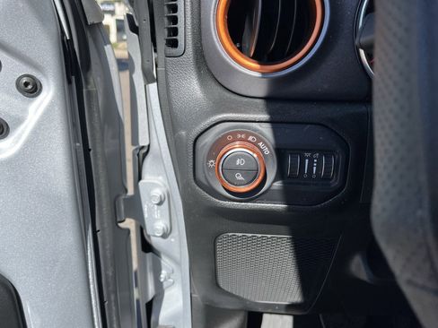 Used 2022 Jeep Gladiator Mojave w/ LED Lighting Group image 16