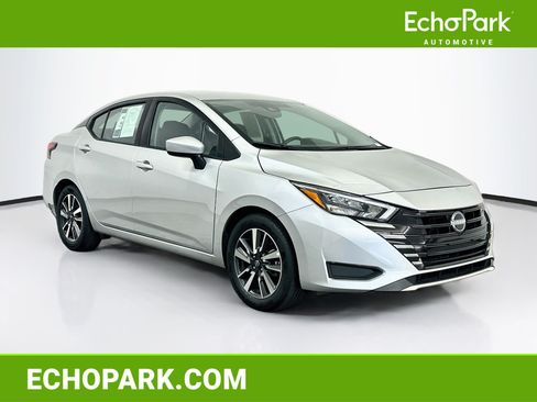 Used 2025 Nissan Versa SV FWD image 1