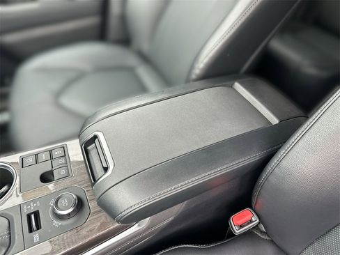 Used 2023 Toyota Highlander Limited image 23