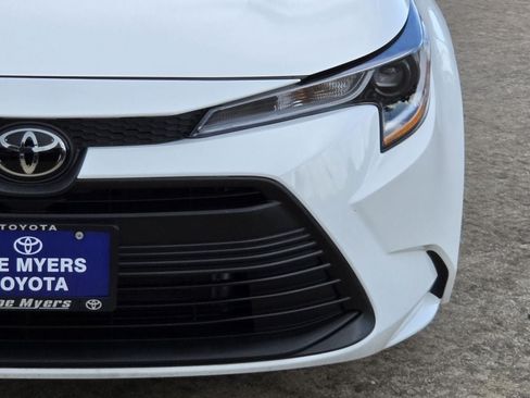 Used 2026 Toyota Corolla LE FWD image 4