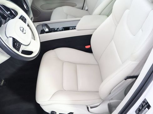 Used 2023 Volvo XC60 B5 Plus AWD/4WD image 26