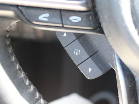 Used 2022 Subaru Outback Touring w/ Popular Package #2 image 23