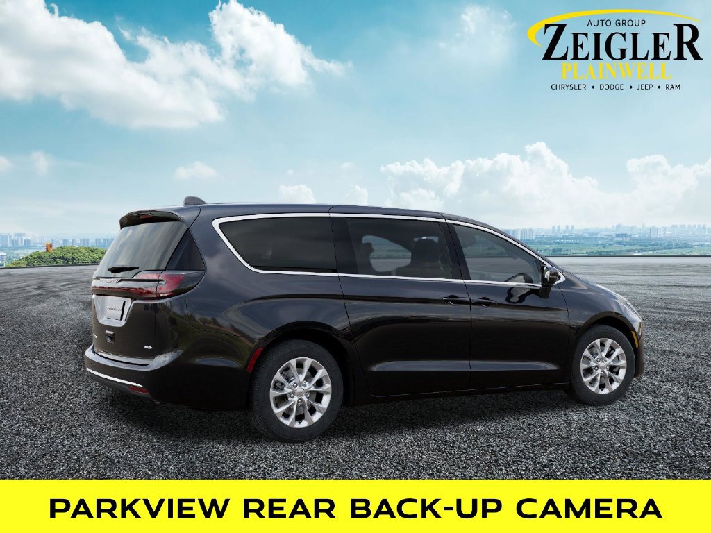 New 2027 Chrysler Pacifica Select AWD/4WD image 4