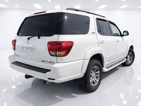 Used 2007 Toyota Sequoia SR5 w/ Preferred Pkg w/ Heated Seats AWD/4WD image 4