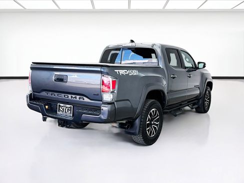 Used 2021 Toyota Tacoma TRD Sport w/ Technology Package AWD/4WD image 4