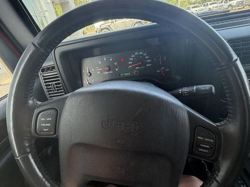 Used 2004 Jeep Wrangler 4WD image 10