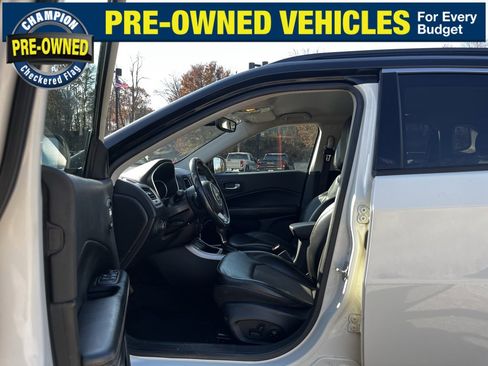 Used 2018 Jeep Compass Latitude w/ Popular Equipment Group image 16