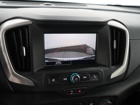 Used 2024 GMC Terrain SLE image 22