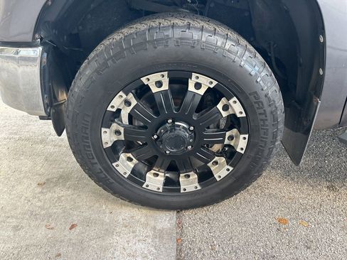 Used 2017 Toyota Tundra SR5 image 15