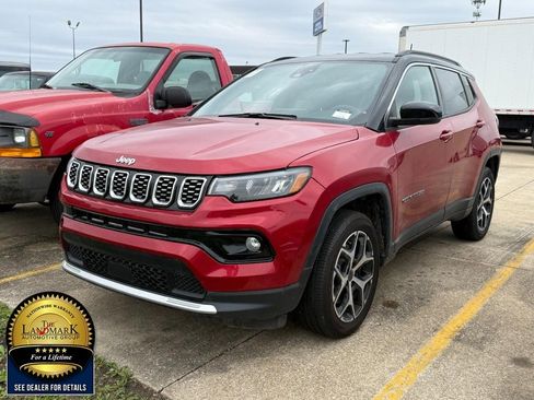 Used 2025 Jeep Compass Limited AWD/4WD image 2