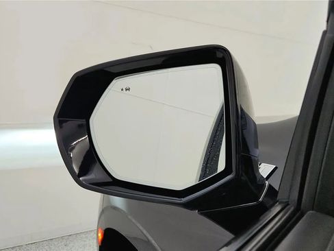 Used 2023 Chevrolet Tahoe Z71 w/ Luxury Package image 34