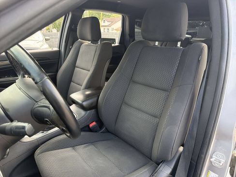 Used 2019 Jeep Grand Cherokee Laredo w/ Security & Convenience Group AWD/4WD image 19