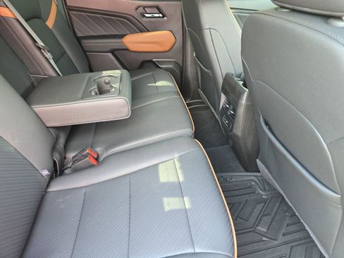 Used 2025 GMC Canyon AT4 w/ Nightfall Edition image 13