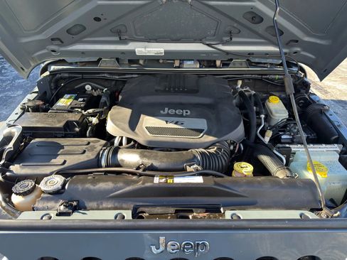 Used 2015 Jeep Wrangler Sport image 14