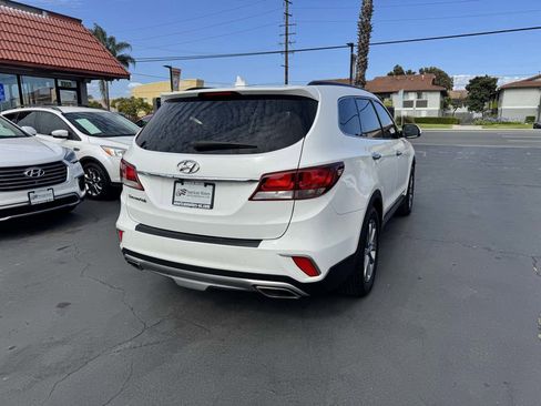 Used 2017 Hyundai Santa Fe SE w/ Cargo Package FWD image 5