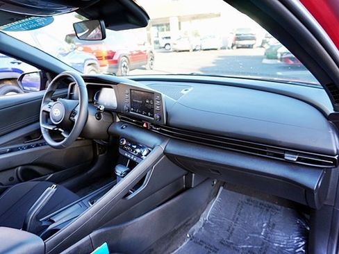 Used 2025 Hyundai Elantra Sport image 10