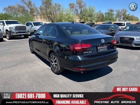 Used 2017 Volkswagen Jetta SE FWD image 3