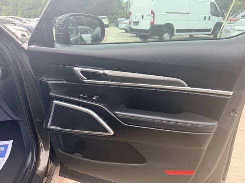 Used 2020 Kia Telluride S w/ S 8 Passenger Seating Package FWD image 14