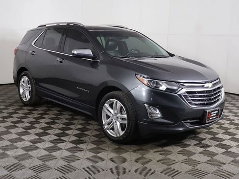 Used 2018 Chevrolet Equinox Premier w/ Premier True North Edition AWD/4WD image 2