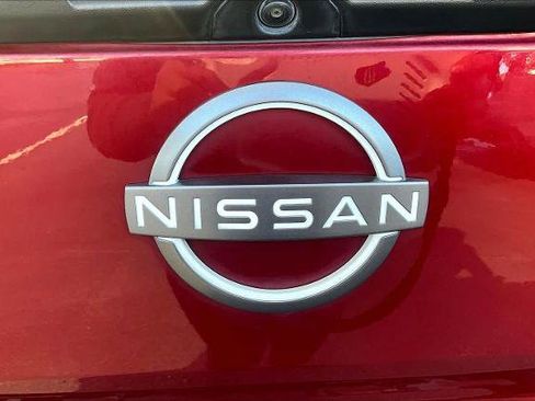 Certified 2022 Nissan Frontier SV image 9