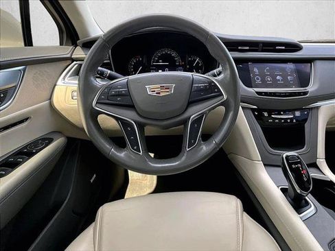 Used 2019 Cadillac XT5 Luxury AWD/4WD image 7