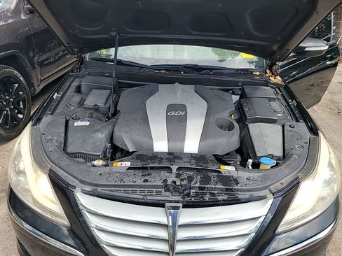 Used 2013 Hyundai Genesis 3.8 w/ Premium Pkg RWD image 6