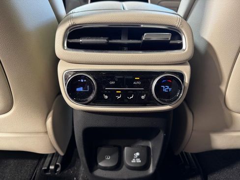 Used 2022 Genesis GV80 2.5T w/ Prestige Package 04 AWD/4WD image 14