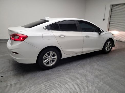 Used 2017 Chevrolet Cruze LT image 10