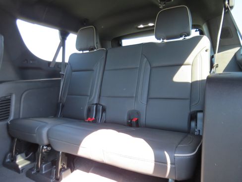Used 2025 GMC Yukon XL Elevation w/ Technology Package AWD/4WD image 14