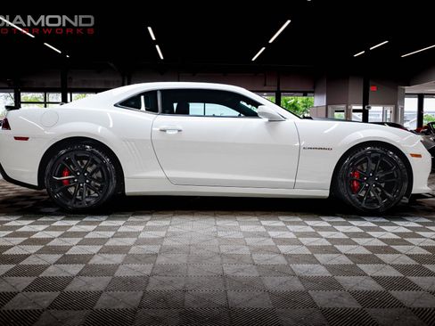 Used 2014 Chevrolet Camaro SS w/ SS Performance Package RWD image 25
