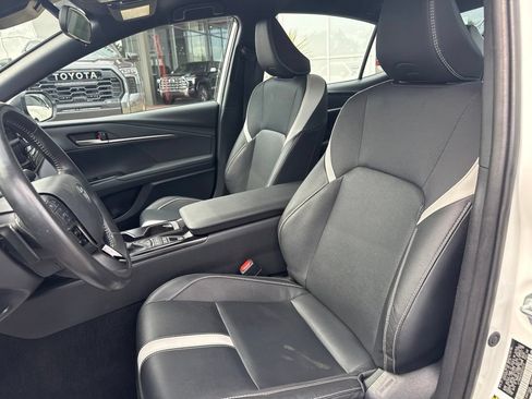 Used 2025 Toyota Camry SE FWD image 12