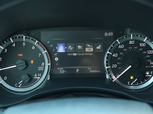 Used 2023 Toyota Highlander L image 18