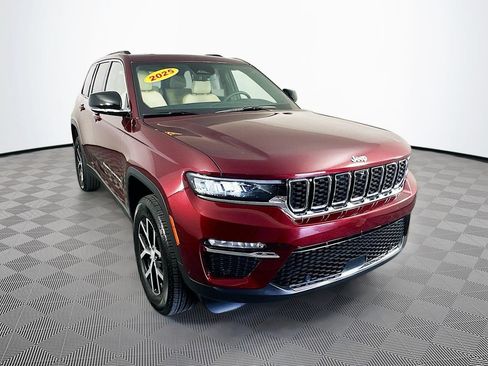 Certified 2025 Jeep Grand Cherokee Limited w/ Luxury Tech Group II AWD/4WD image 2