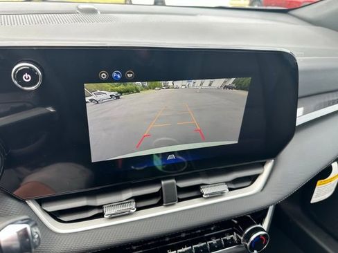 New 2026 Chevrolet Equinox LT w/ Convenience Package II image 14