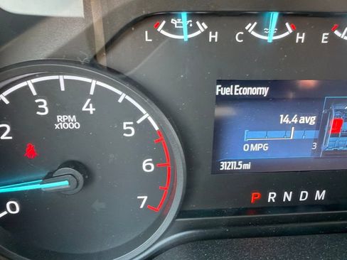 Used 2024 Ford F250 XLT w/ Snow Plow Prep Package AWD/4WD image 8