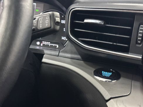 Used 2022 Ford Explorer XLT w/ Equipment Group 202A image 32