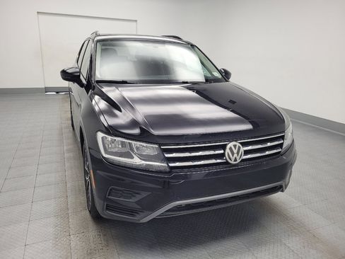 Used 2020 Volkswagen Tiguan SE w/ Panoramic Sunroof Package image 14