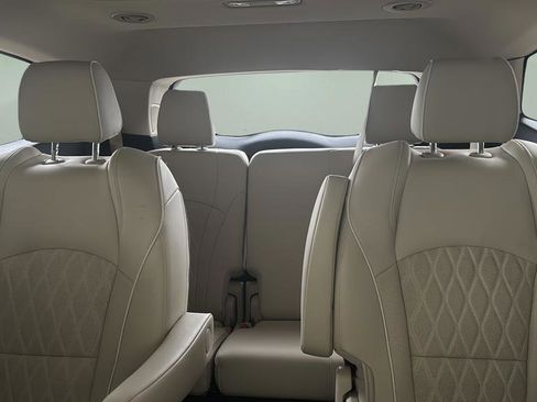 Used 2023 Buick Enclave Avenir image 23