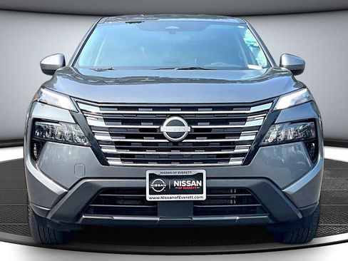 Used 2025 Nissan Rogue SV AWD/4WD image 3