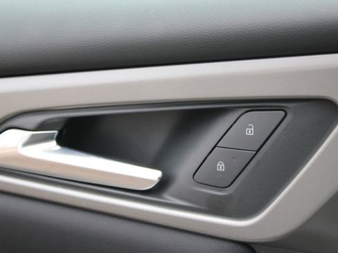 New 2026 Chevrolet Traverse LT w/ Sun and Wheel Package image 34