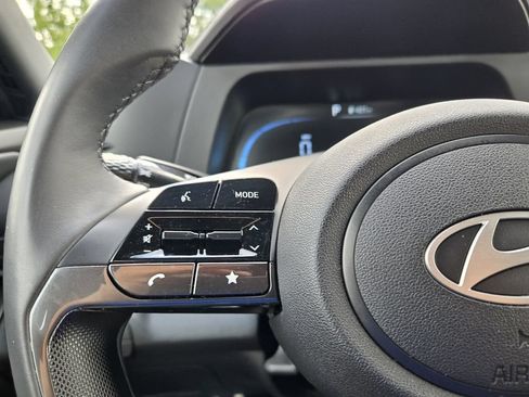 Certified 2025 Hyundai Elantra Sport FWD image 22