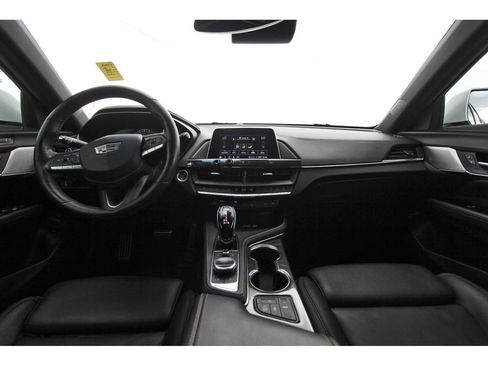 Used 2021 Cadillac CT4 V w/ Technology Package RWD image 9