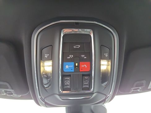 Used 2024 Jeep Grand Cherokee Laredo X w/ Luxury Tech Group I image 24