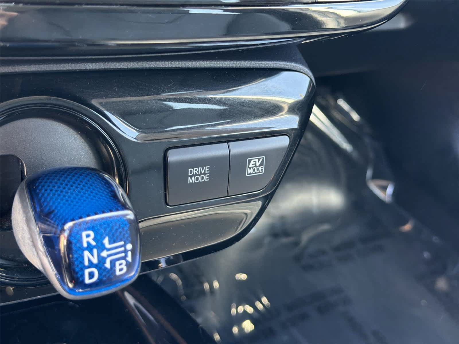 Used 2019 Toyota Prius XLE w/ Advanced Technology Package FWD image 37