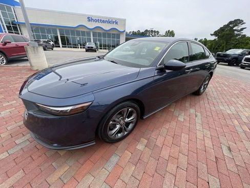 Certified 2023 Honda Accord EX image 29