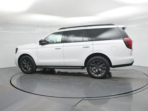 New 2026 Ford Expedition Platinum image 6