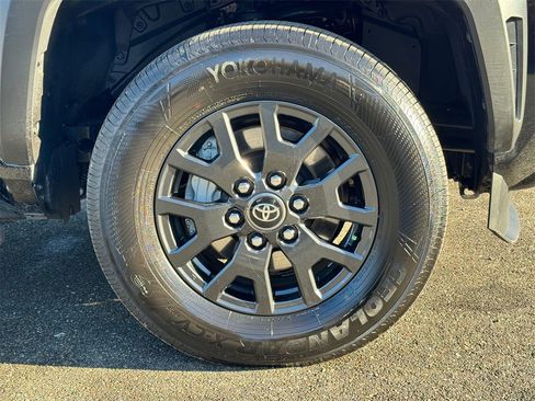 Certified 2025 Toyota 4Runner SR5 image 7