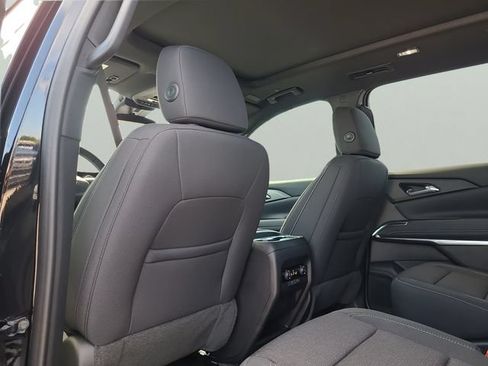 New 2026 Chevrolet Traverse LT w/ Sun and Wheel Package FWD image 11