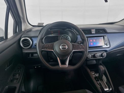 Used 2025 Nissan Versa SV FWD image 18