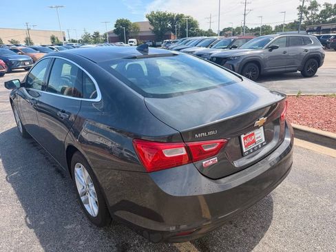 Used 2017 Chevrolet Malibu LT FWD image 7